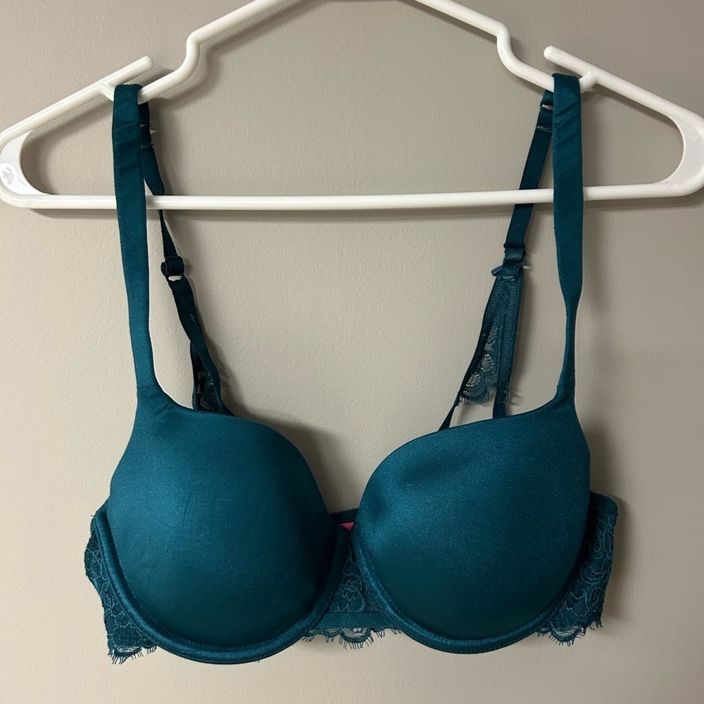 La Senza Smooth Push Up Plunge Bra With Lace Wings
